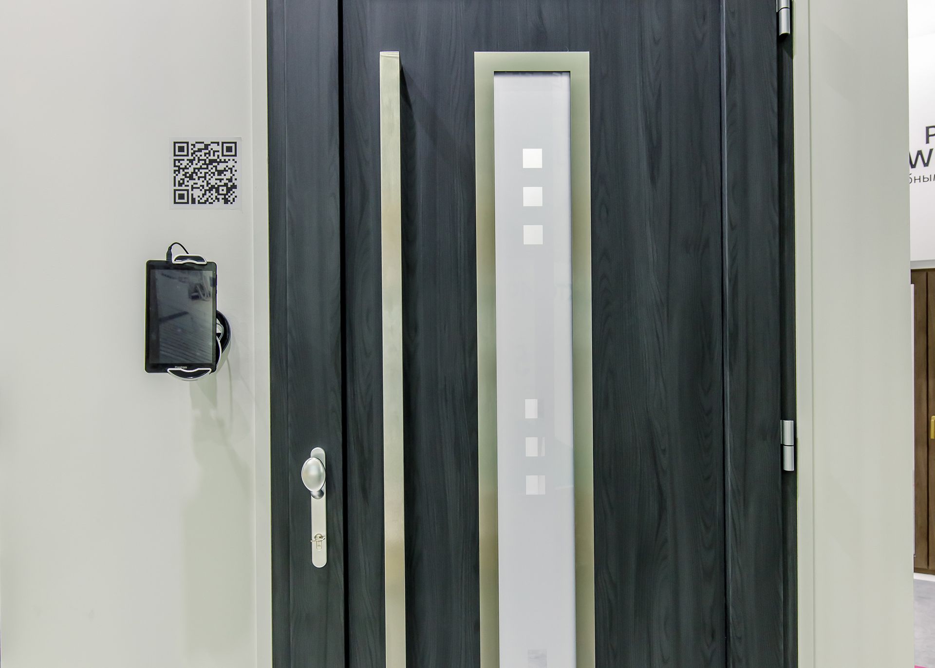 Повело пластиковую дверь как исправить - 81 фото